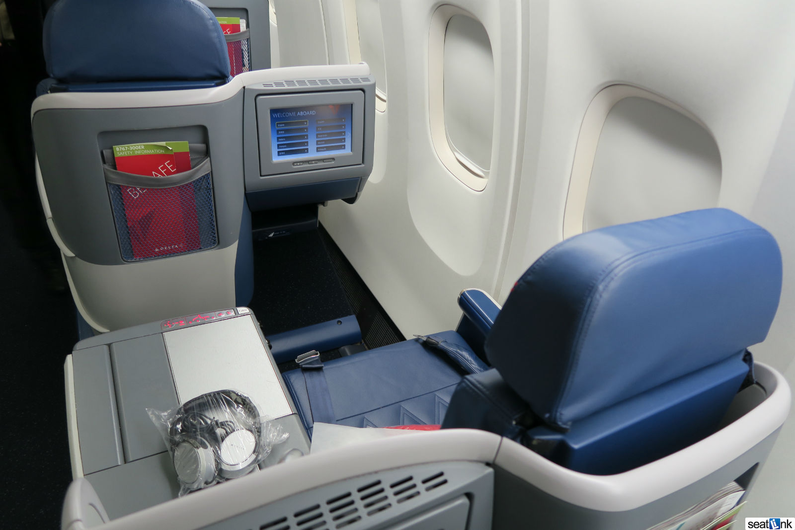 Delta One Business Class 767-300ER Review and Seat Report (SEA to ATL ...