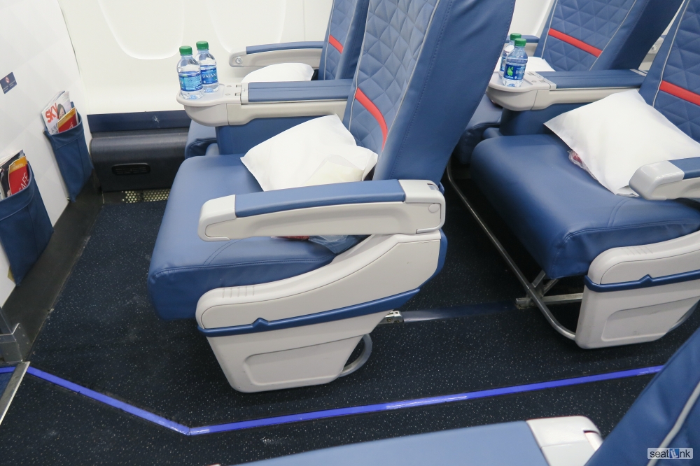 Delta Airlines Canadair Regional Jet 700 Seating Chart Updated July